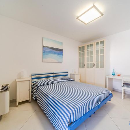 Lo Scalo Bed And Breakfast Marina Di Novaglie アレッサーノ エクステリア 写真