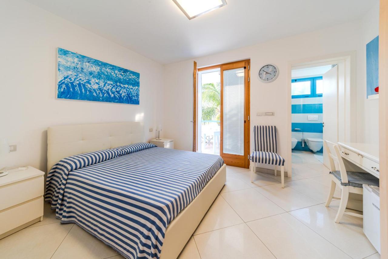 Lo Scalo Bed And Breakfast Marina Di Novaglie アレッサーノ エクステリア 写真
