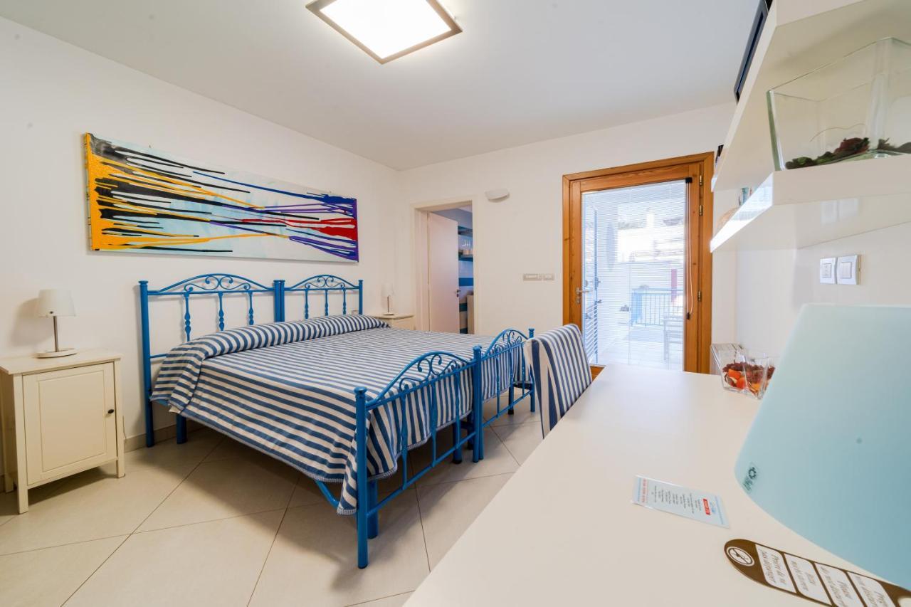 Lo Scalo Bed And Breakfast Marina Di Novaglie アレッサーノ エクステリア 写真