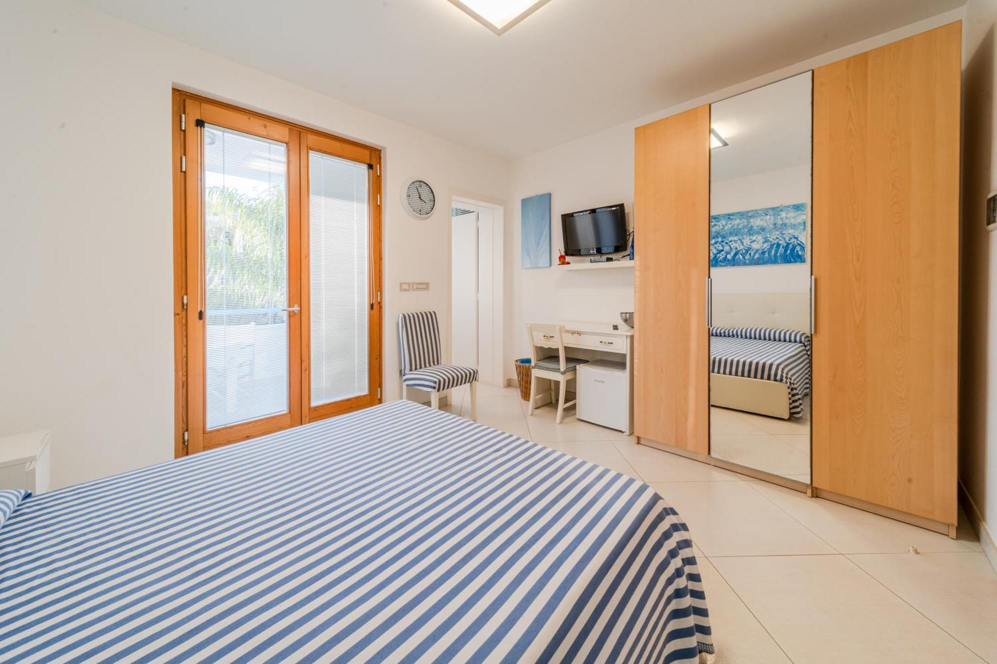 Lo Scalo Bed And Breakfast Marina Di Novaglie アレッサーノ エクステリア 写真